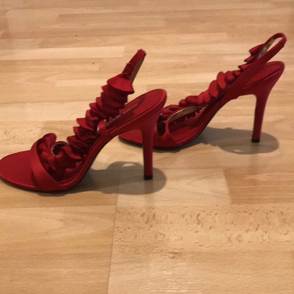 Heels - Picture 2 of 3